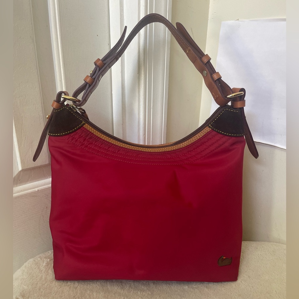 Dooney and Bourke burgundy Shoulder Bag EUC